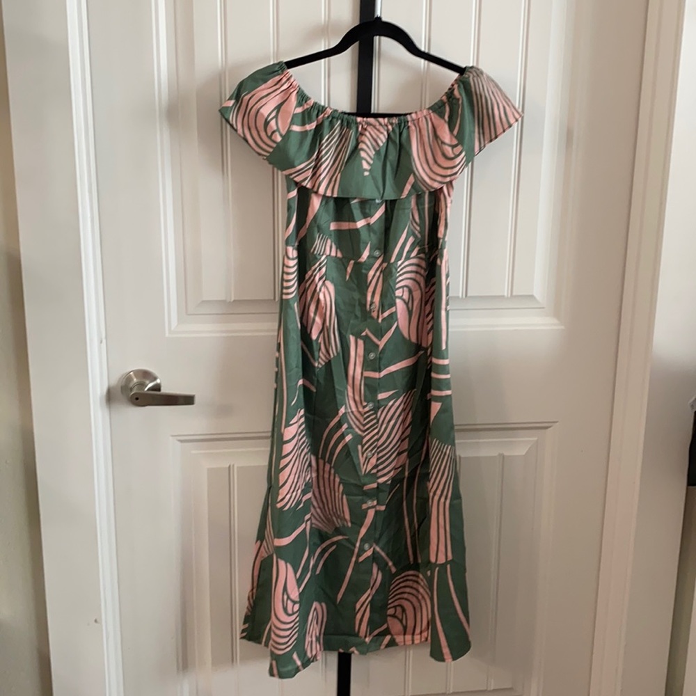 🤯MOVING SALE🤯 Off the shoulder midi dress